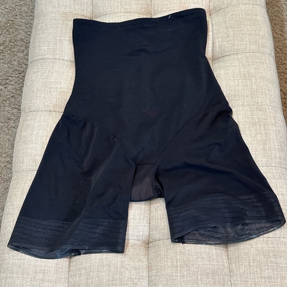Miraclesuit Women’s Extra Firm Tummy-Control Sheer Trim Thigh Slimmer Top NWOT - Picture 3 of 8